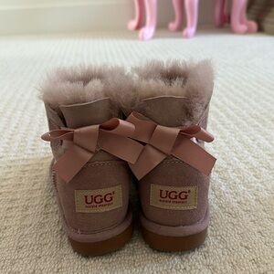 ‼️kids UGG brand new without tags‼️size 11/12